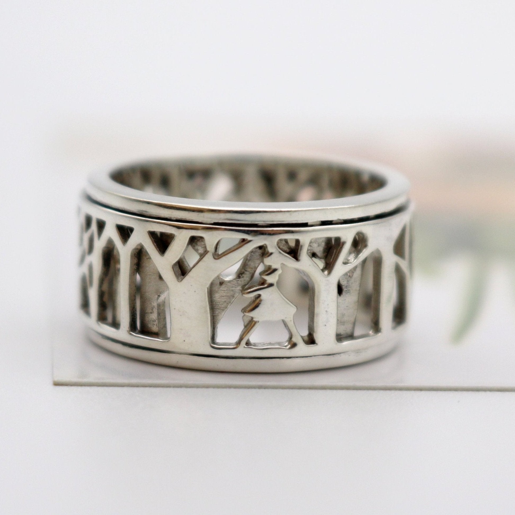 Lady In Nature Spinner Ring Sterling Silver