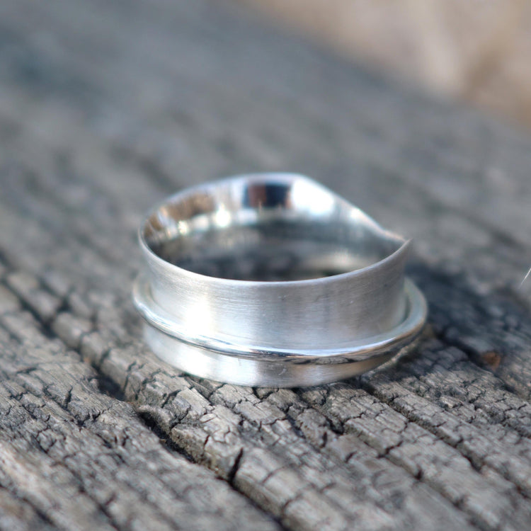Minimalism Meditation Spinner Ring Timeless Design