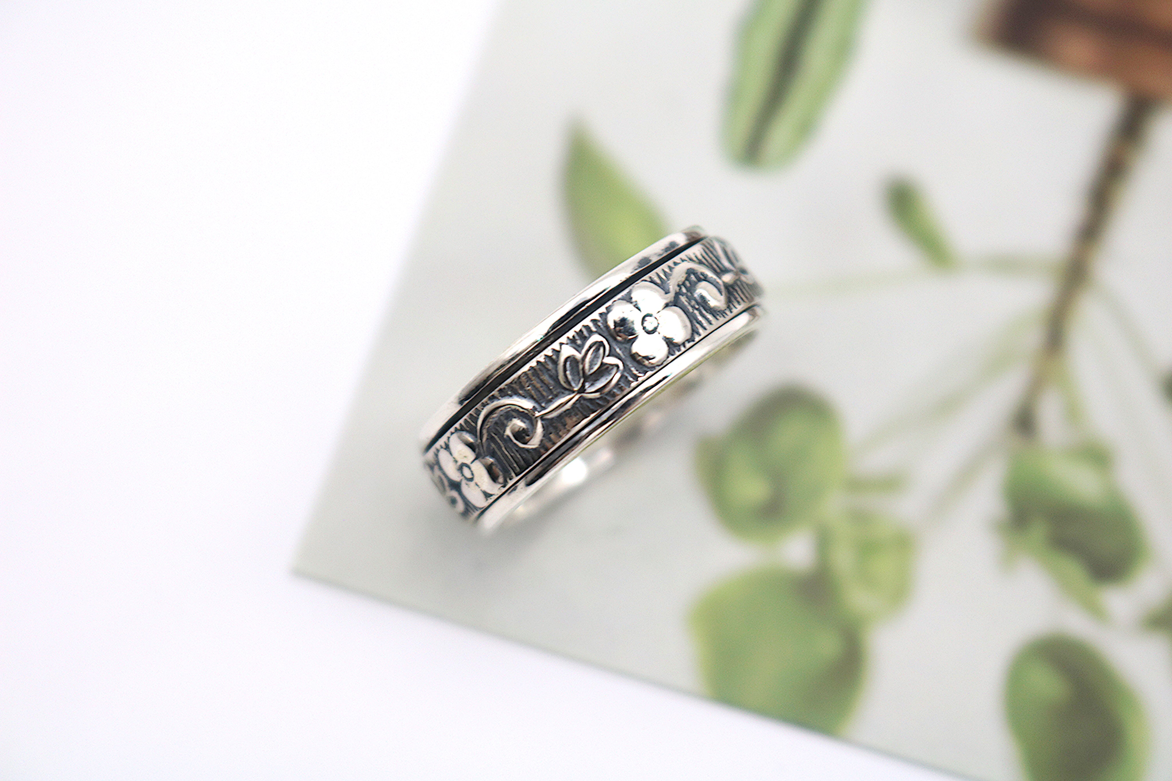 Plum Blossom Spinner Ring