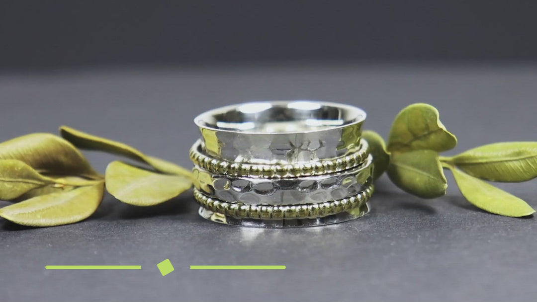CLARITY 925 Silver Spinner Ring Classic Elegance Stately Hammered Pattern Base Ring Three Spinner Bands