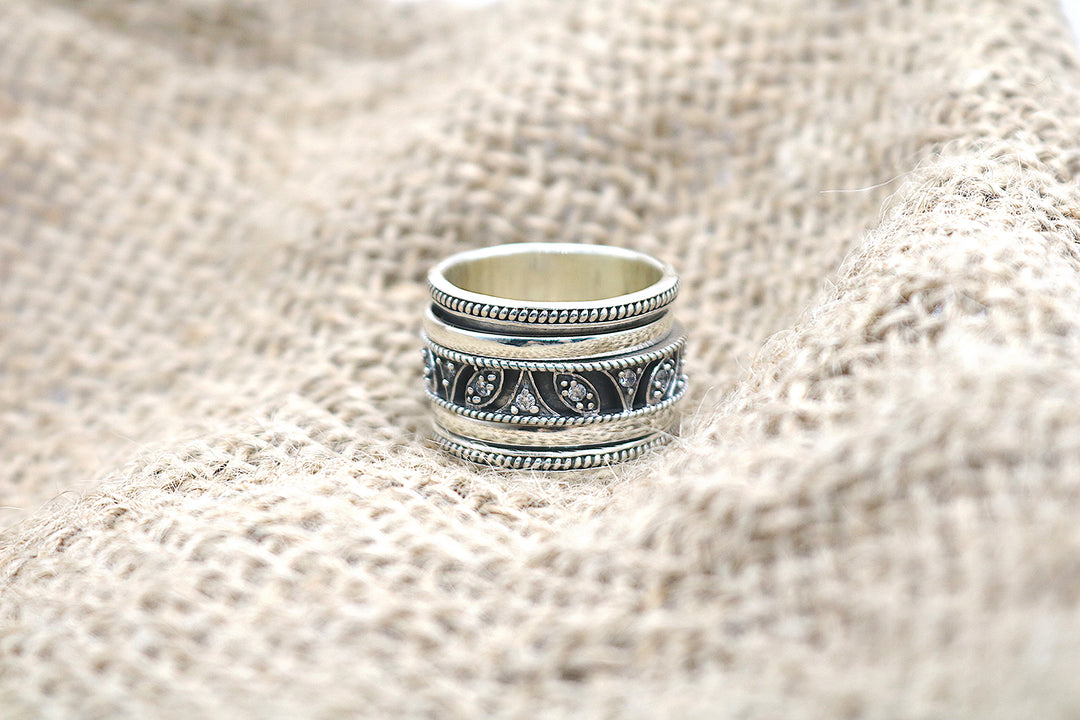 Artisan's Taj Mahal Meditation Spinner Ring