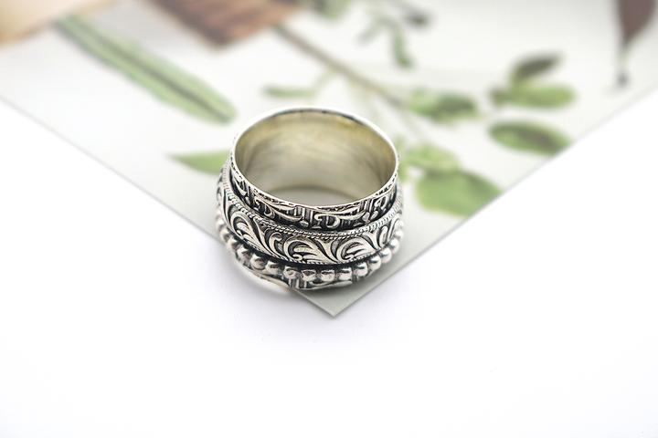 5 Reasons to Wear Meditation Spinner Rings