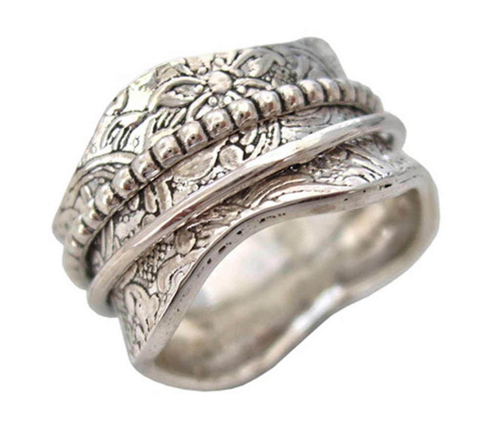 Platinum clearance spinner ring