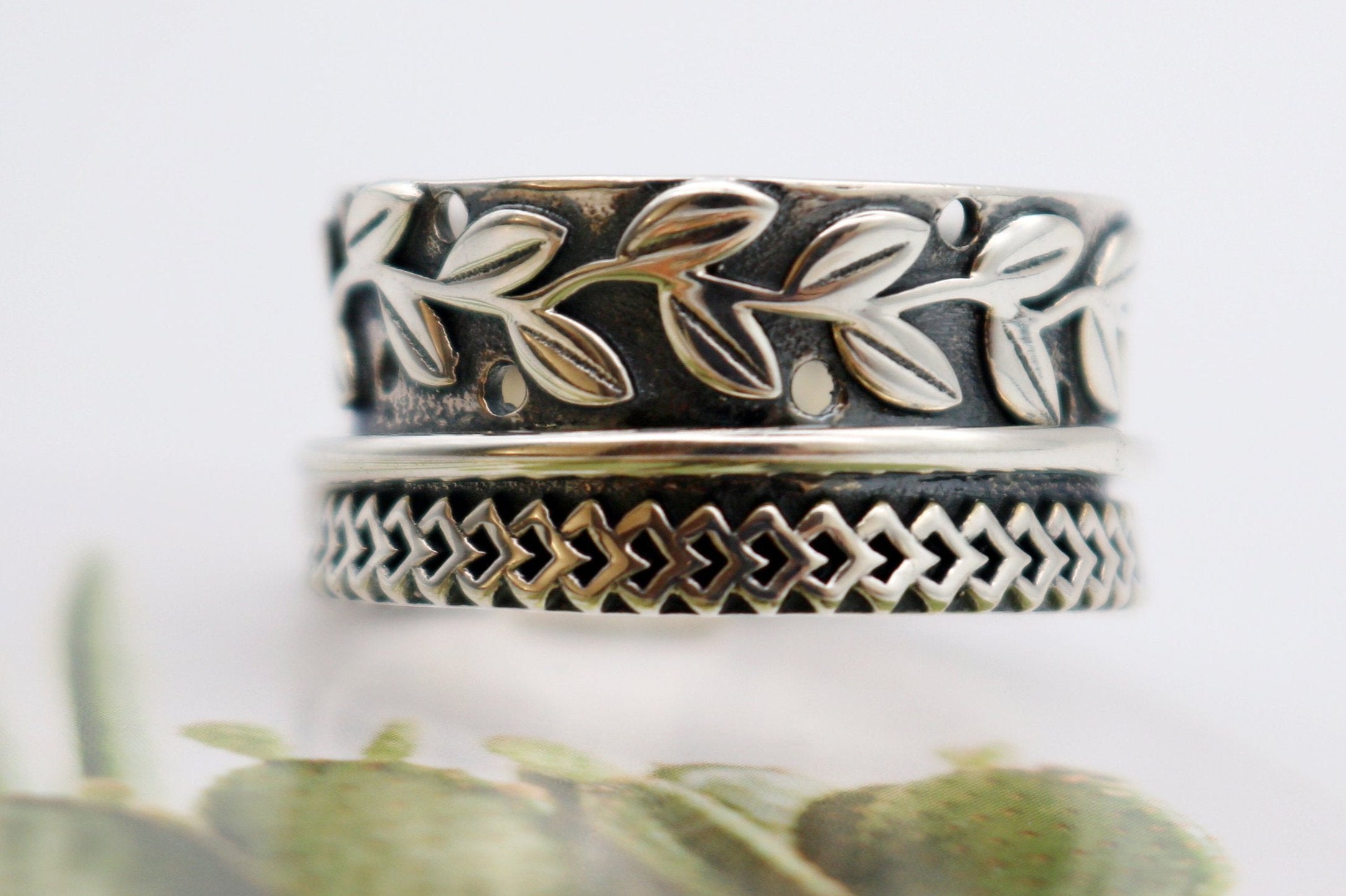 Beanstalk Sterling Silver Meditation Spinner Ring