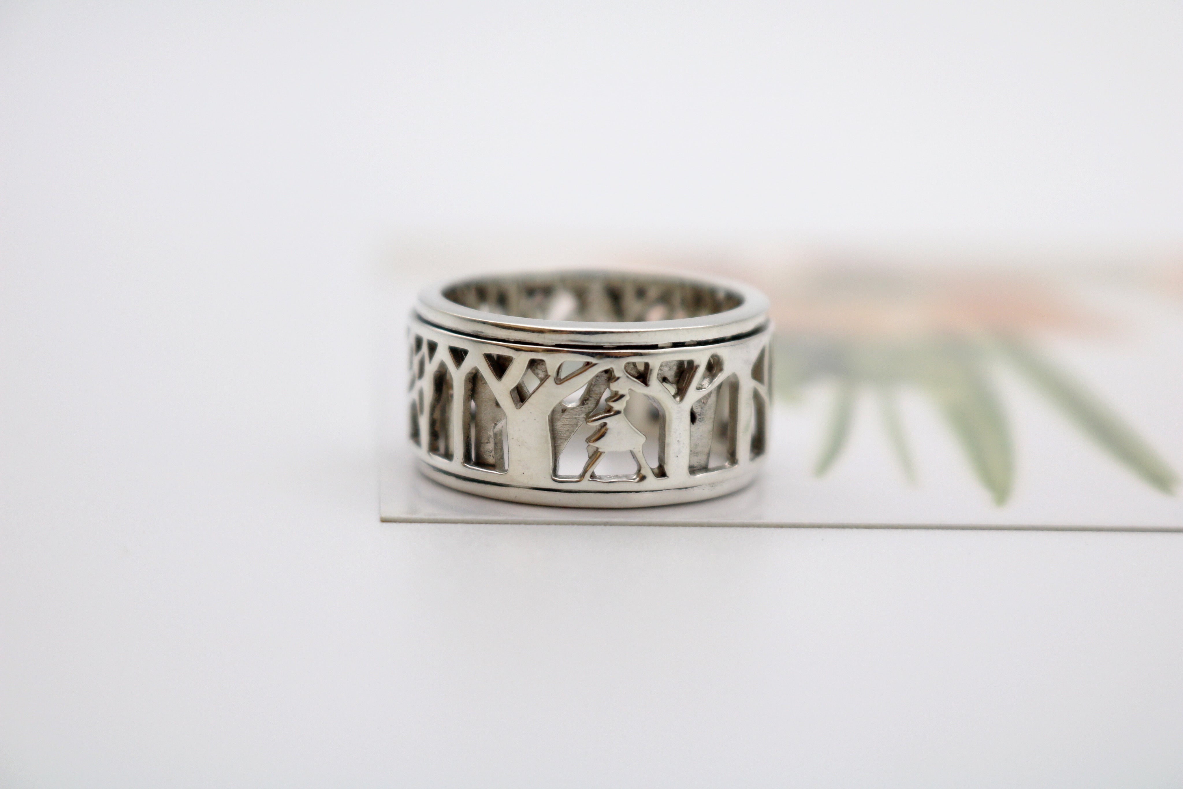 Lady In Nature Spinner Ring Sterling Silver