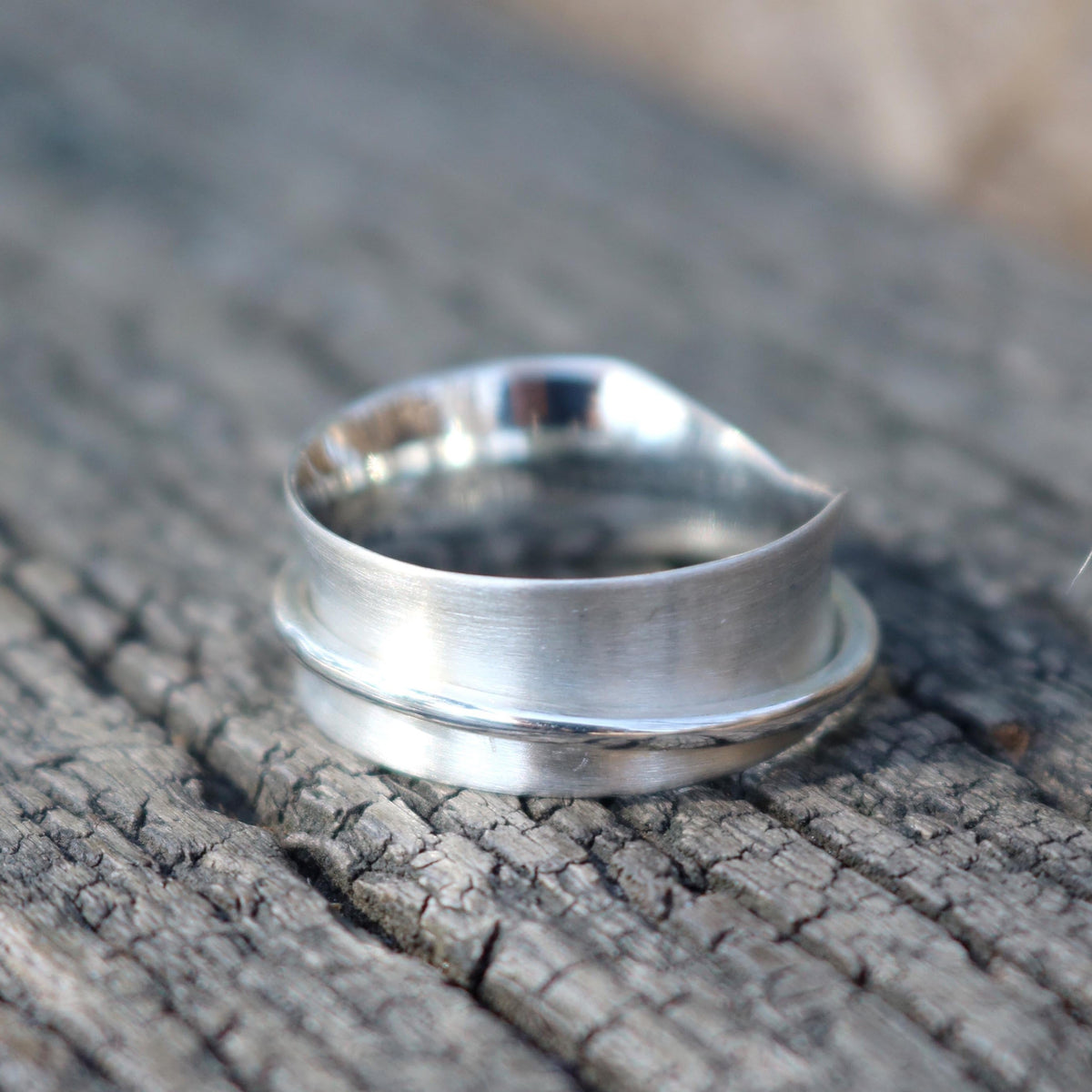 Minimalism sterling silver spinner ring by Energy Stone